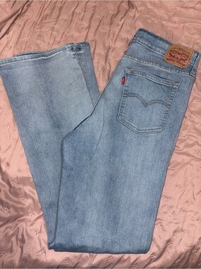Levi's Women's Light Wash Boot Cut Jeans